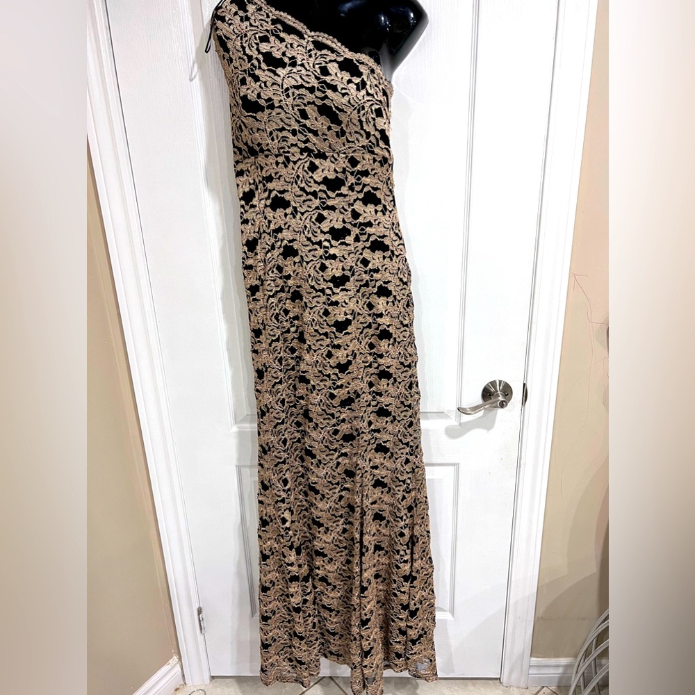Night Way Collections One-Shoulder Black and Beige Lace Gown